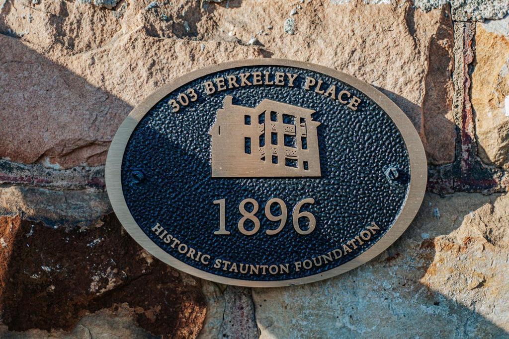 The Historic Berkeley Place Staunton Habitación foto